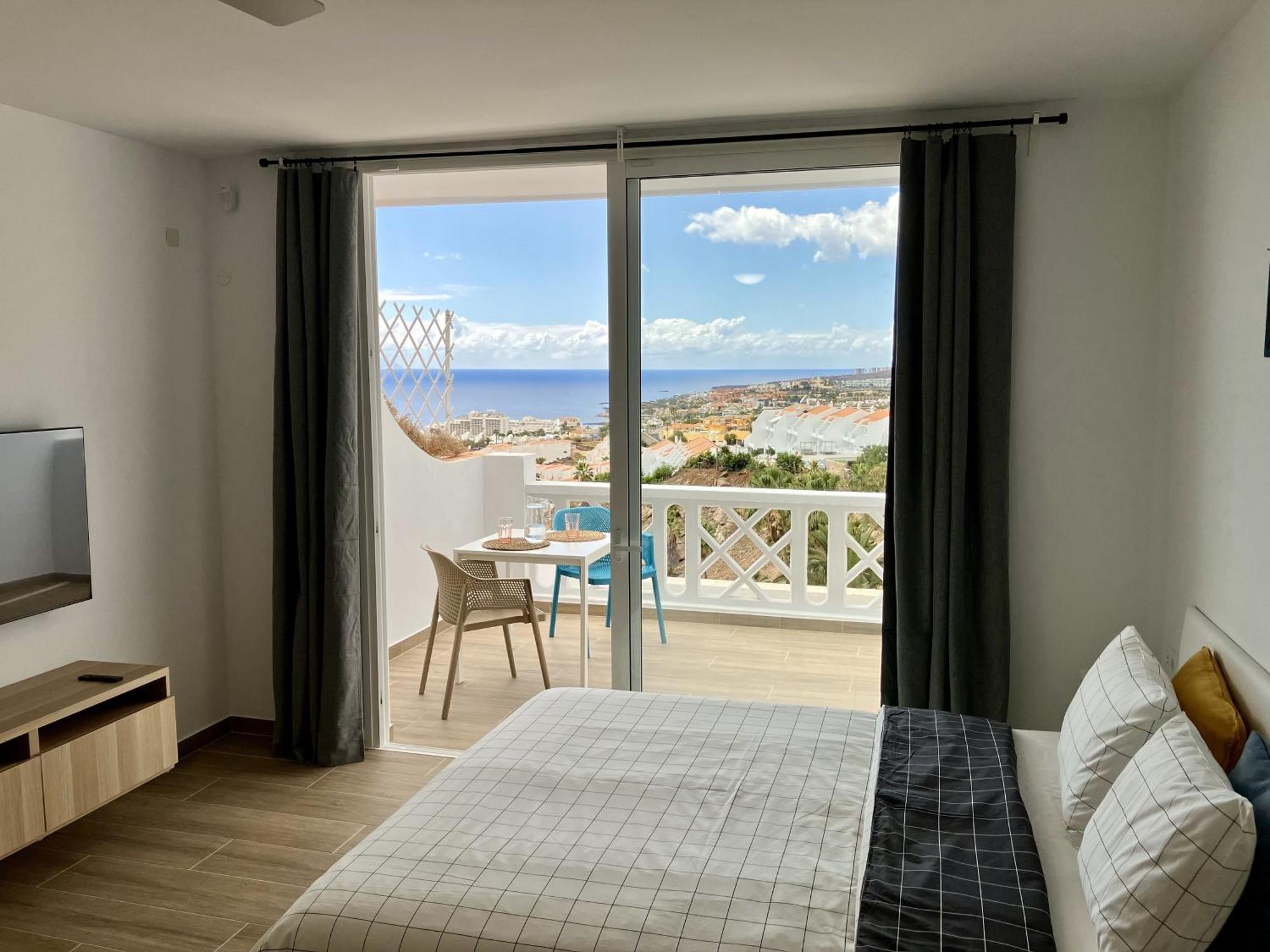Costa Adeje - Modern Apartment With Terrace Views Of Ocean & Sunset Bagian luar foto